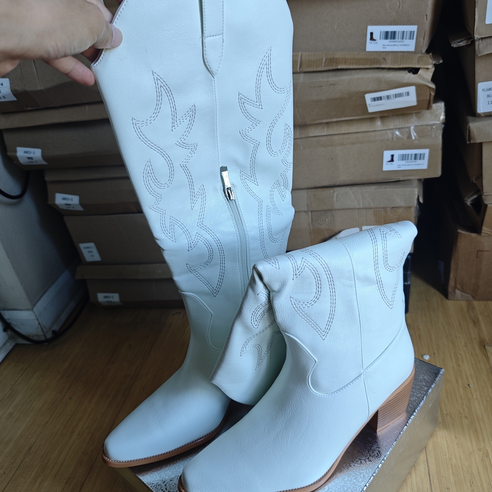 Elegant White Western Boots